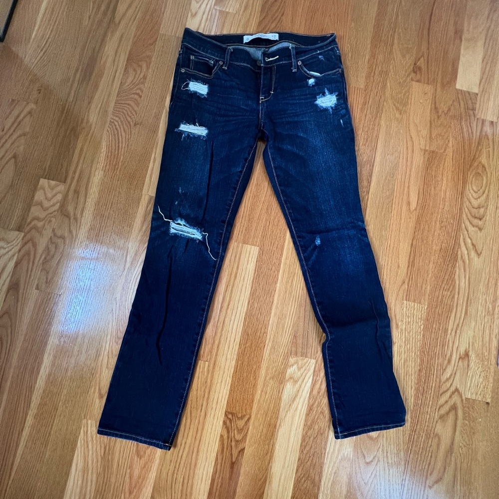 NWOT Abercrombie & Fitch Medium Destroyed Jeans - 2 Short